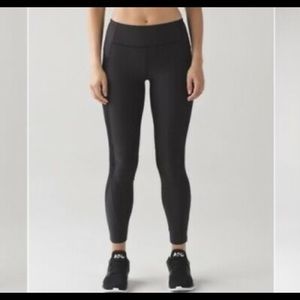 Women’s Lululemon sleet sprinter tight size 8!!!